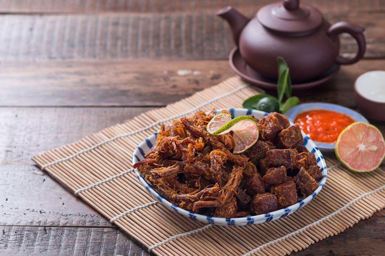 Không uống nước chè sau khi ăn thịt bò sẽ gây se niêm mạc ruột, táo bón Không uống nước chè sau khi ăn thịt bò sẽ gây se niêm mạc ruột, táo bón